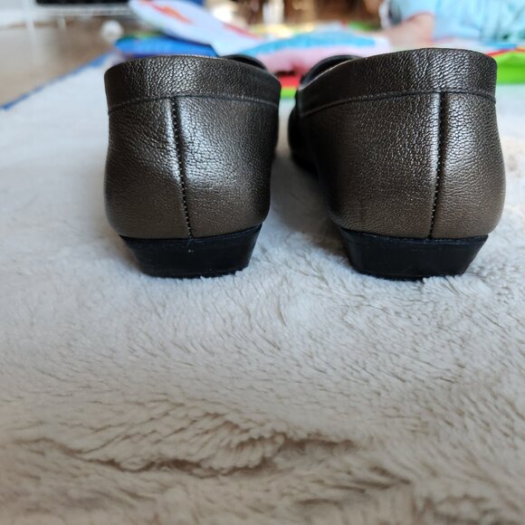 Stuart Weitzman size 6 loafers - Picture 5 of 6